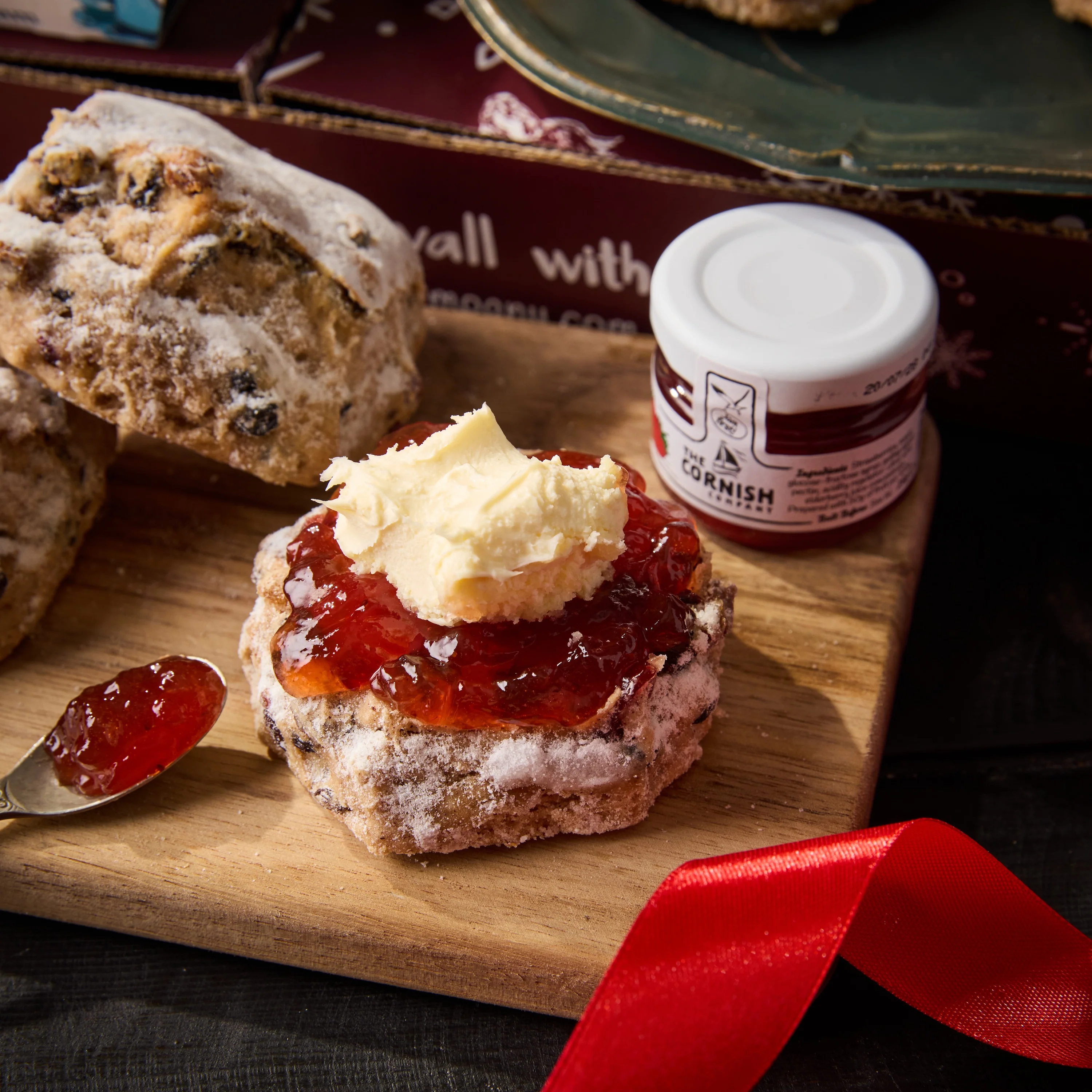 The Christmas Cream Tea Hamper - Image 6