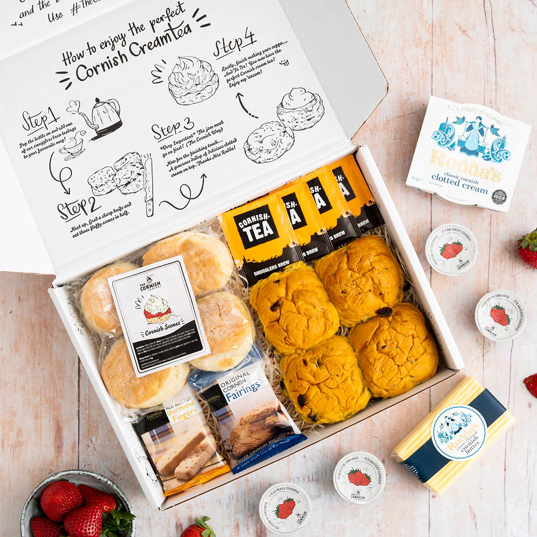 The Cream Tea & Saffron Bun Hamper - Image 3