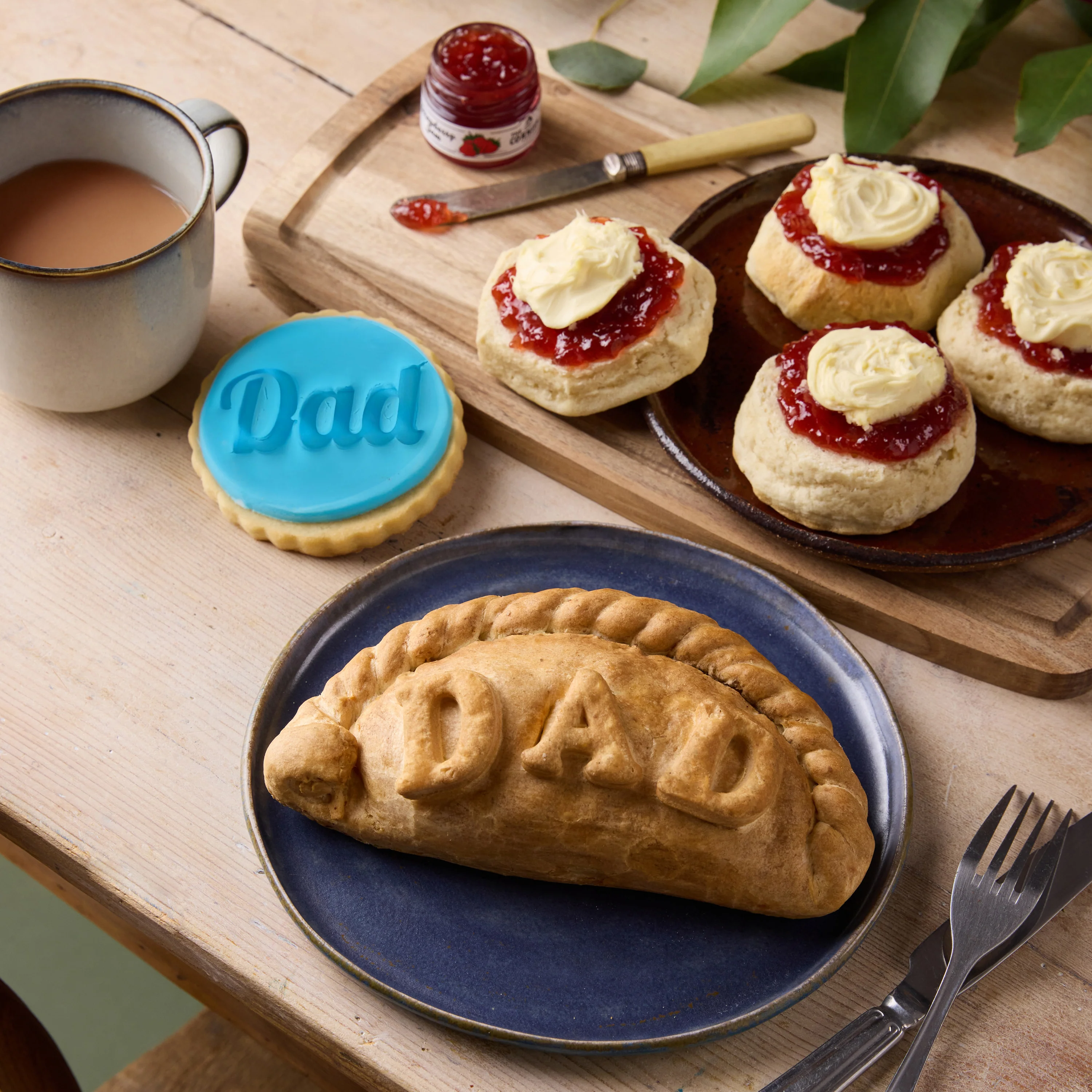 The Dad Pasty & Cream Tea Hamper - Image 5