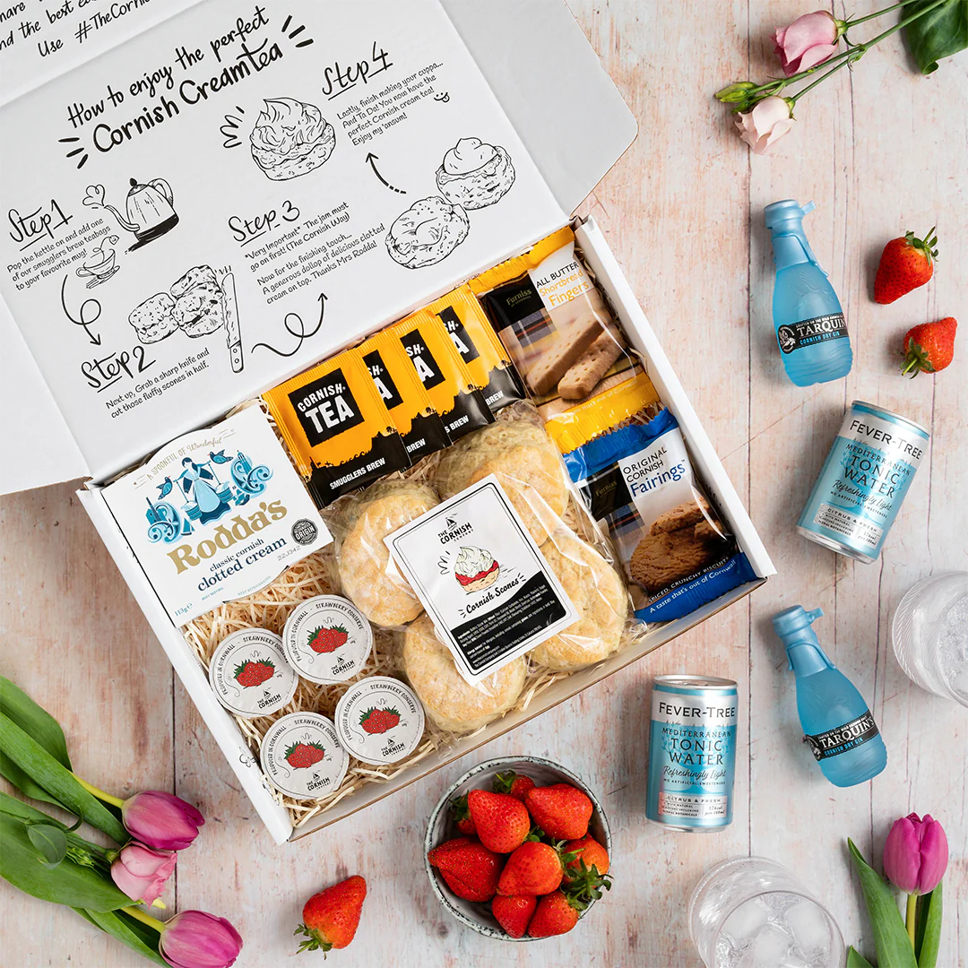 The Gin & Tonic Cream Tea Hamper - Image 3